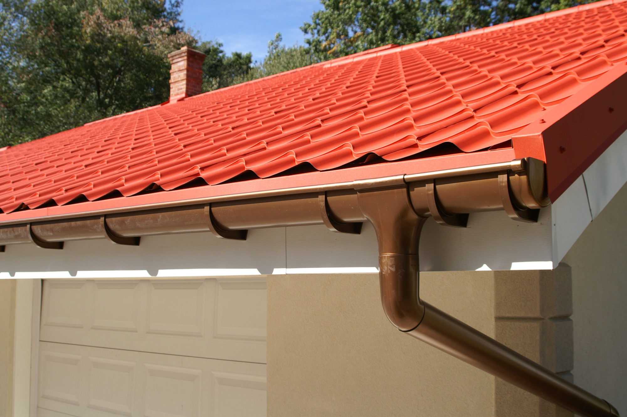 Как установить систему улавливания дождевой воды на крыше: подробная инструкция