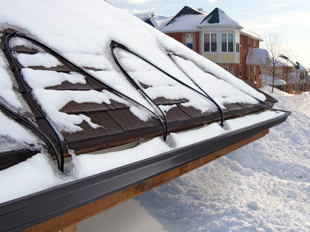 Как защитить крышу от снега и льда: простые способы